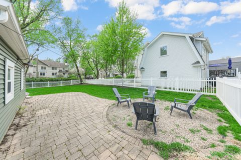 Tiny photo for 252 sunset Avenue, Glen Ellyn, IL 60137 (MLS # 12626927)