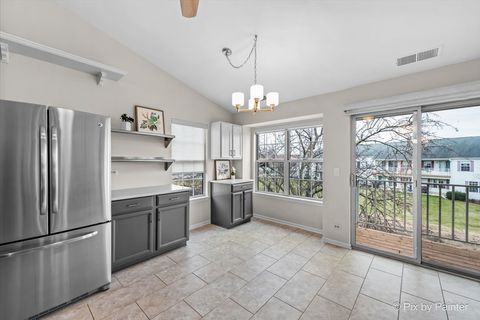 Tiny photo for 20 Coolidge Court #B, Streamwood, IL 60107 (MLS # 12496912)