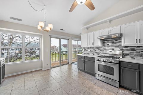 Tiny photo for 20 Coolidge Court #B, Streamwood, IL 60107 (MLS # 12496912)