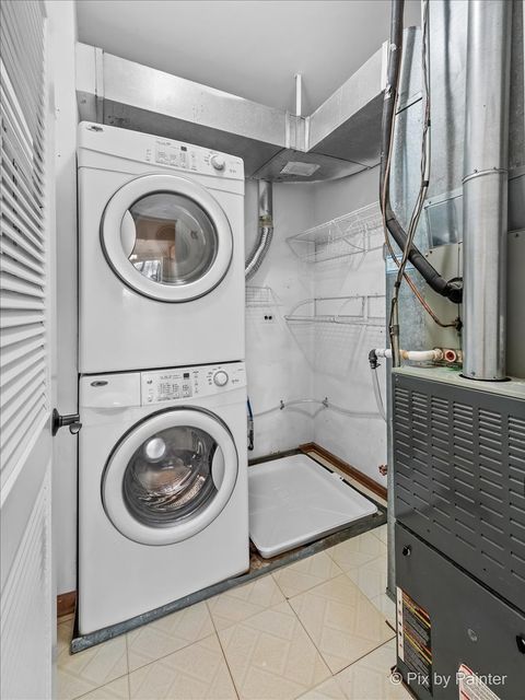 Tiny photo for 20 Coolidge Court #B, Streamwood, IL 60107 (MLS # 12496912)