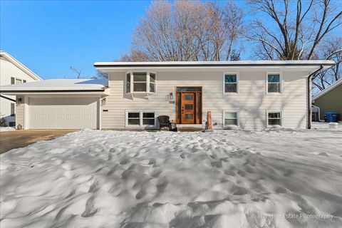 Photo of 1108 S 12th Street, St. Charles, IL 60174 (MLS # 12535040)