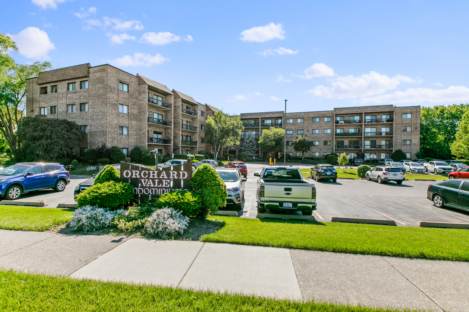 View Mount Prospect, IL 60056 condo