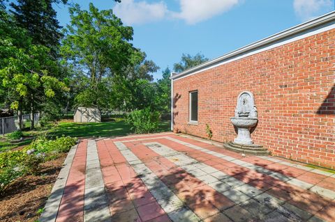 A home in Willowbrook