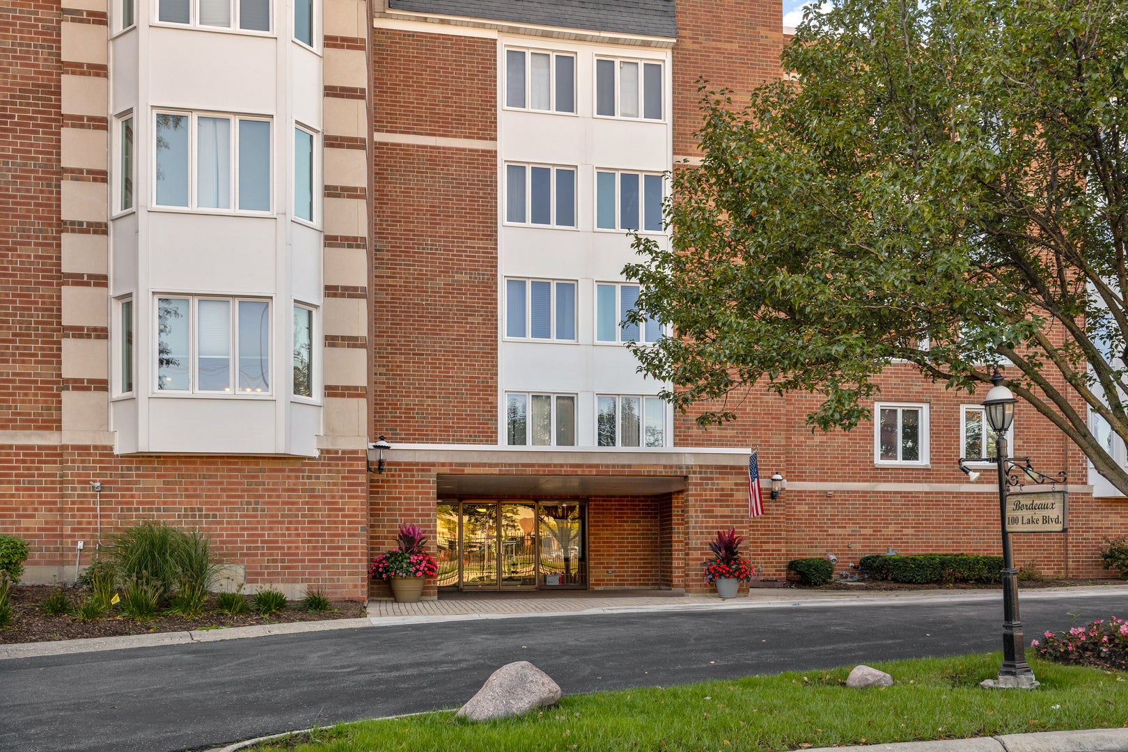 50 Lake Boulevard 667