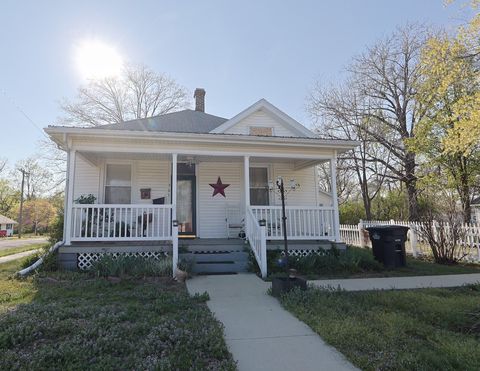 Tiny photo for 501 N Shelby Avenue, Salem, IL 62881 (MLS # 12613292)