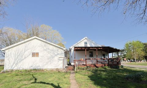 Tiny photo for 501 N Shelby Avenue, Salem, IL 62881 (MLS # 12613292)