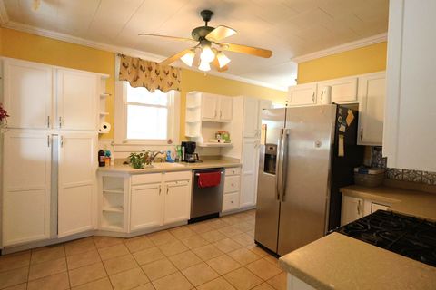 Tiny photo for 501 N Shelby Avenue, Salem, IL 62881 (MLS # 12613292)