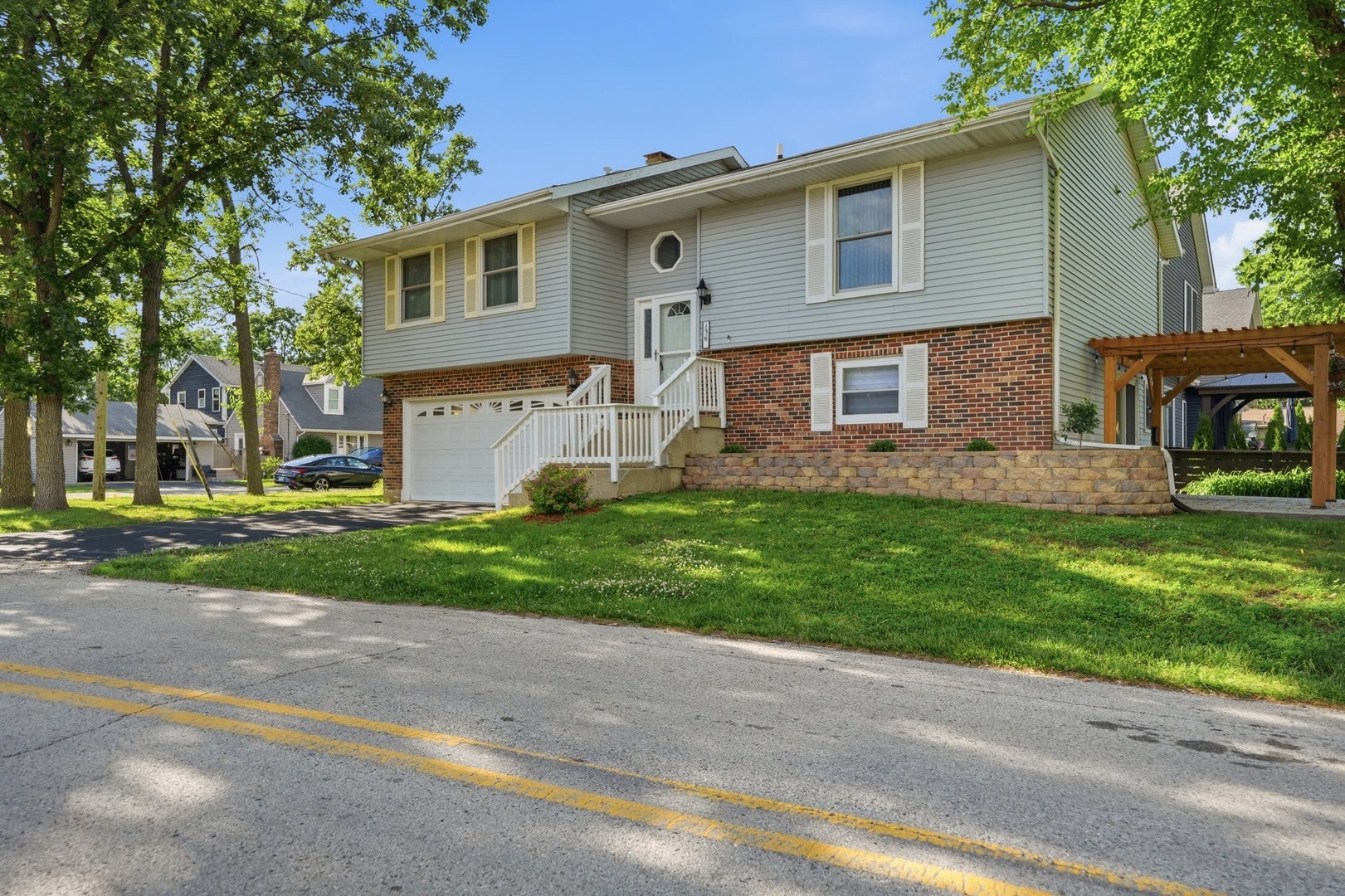 136 edgewater Drive