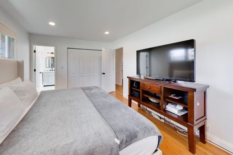 Tiny photo for 1032 Heatherfield Lane, Glenview, IL 60025 (MLS # 12631785)