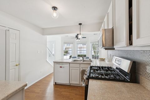 Tiny photo for 960 Elderberry Circle #116, Naperville, IL 60563 (MLS # 12453056)