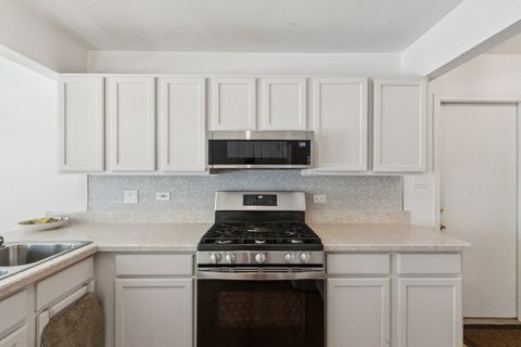 Tiny photo for 960 Elderberry Circle #116, Naperville, IL 60563 (MLS # 12453056)