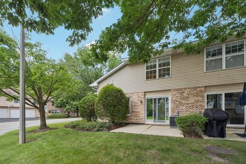 Tiny photo for 960 Elderberry Circle #116, Naperville, IL 60563 (MLS # 12453056)