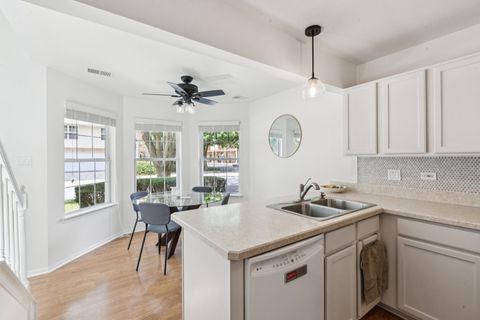 Tiny photo for 960 Elderberry Circle #116, Naperville, IL 60563 (MLS # 12453056)