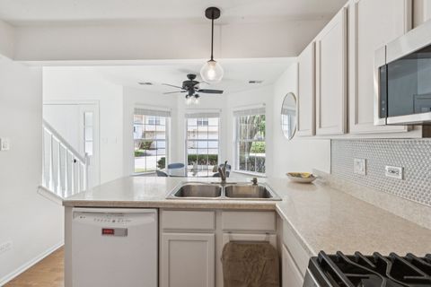 Tiny photo for 960 Elderberry Circle #116, Naperville, IL 60563 (MLS # 12453056)