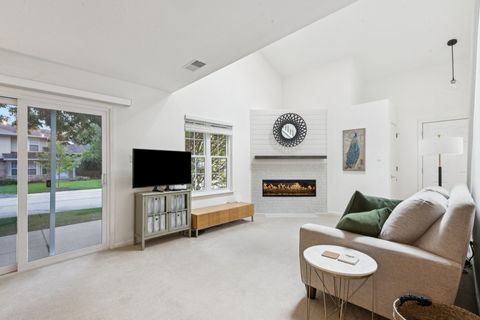 Tiny photo for 960 Elderberry Circle #116, Naperville, IL 60563 (MLS # 12453056)