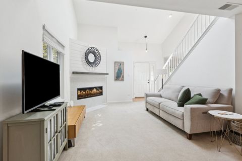 Tiny photo for 960 Elderberry Circle #116, Naperville, IL 60563 (MLS # 12453056)