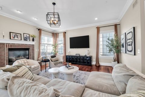 Tiny photo for 749 E Sunnyside Avenue, Libertyville, IL 60048 (MLS # 12558513)