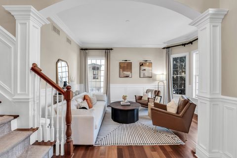 Tiny photo for 749 E Sunnyside Avenue, Libertyville, IL 60048 (MLS # 12558513)