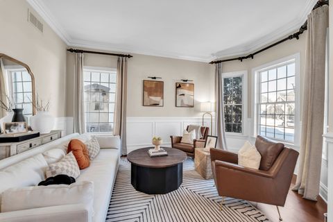 Tiny photo for 749 E Sunnyside Avenue, Libertyville, IL 60048 (MLS # 12558513)