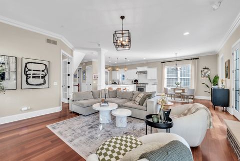 Tiny photo for 749 E Sunnyside Avenue, Libertyville, IL 60048 (MLS # 12558513)