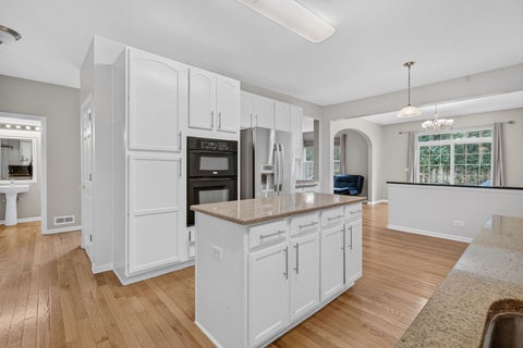 Tiny photo for 10S447 Carrington Circle, Burr Ridge, IL 60527 (MLS # 12736985)