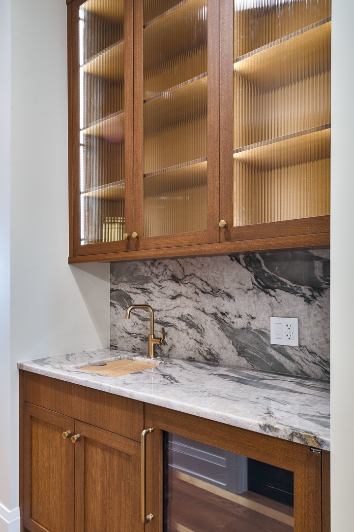 2042 W Berteau Avenue