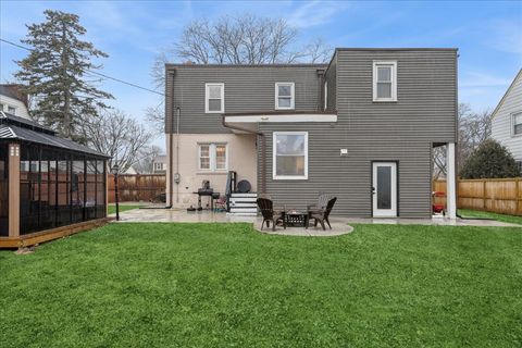 Tiny photo for 289 Oxford Road, Des Plaines, IL 60016 (MLS # 12625650)