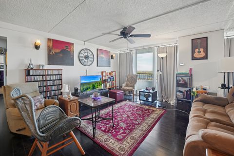 Tiny photo for 2005 S Finley Road #1202, Lombard, IL 60148 (MLS # 12509982)