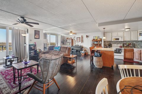 Tiny photo for 2005 S Finley Road #1202, Lombard, IL 60148 (MLS # 12509982)