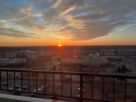 Tiny photo for 2005 S Finley Road #1202, Lombard, IL 60148 (MLS # 12509982)