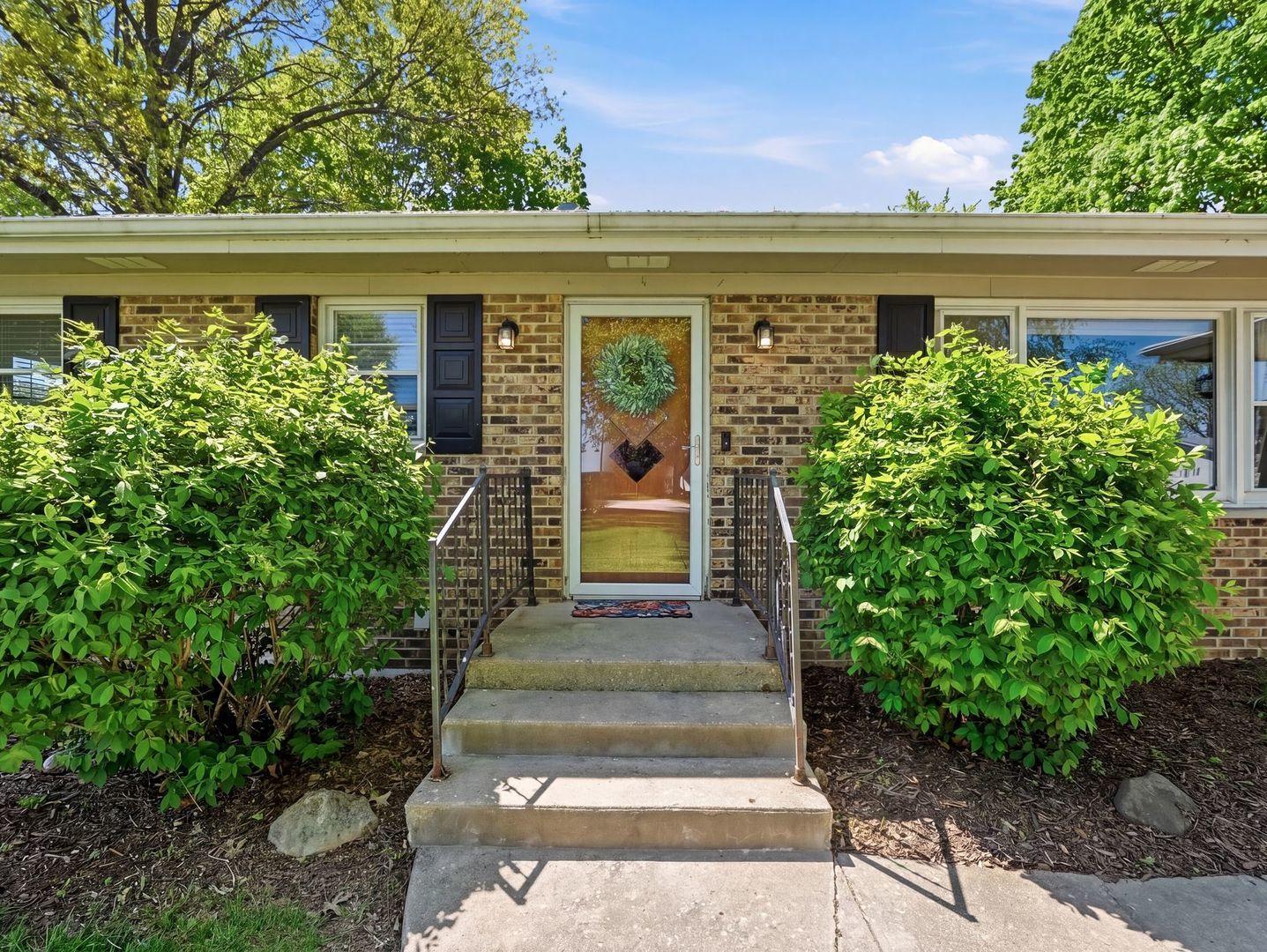316 W Knights Road
