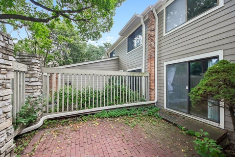 Tiny photo for 105 W Dover Drive, Mount Prospect, IL 60056 (MLS # 12767548)