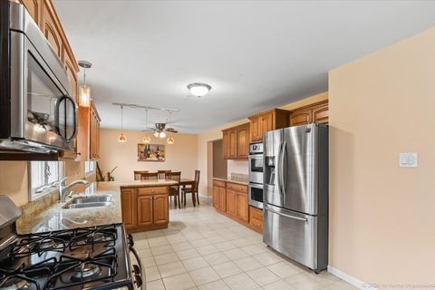 Tiny photo for 8305 S 85th Court, Hickory Hills, IL 60457 (MLS # 12544241)