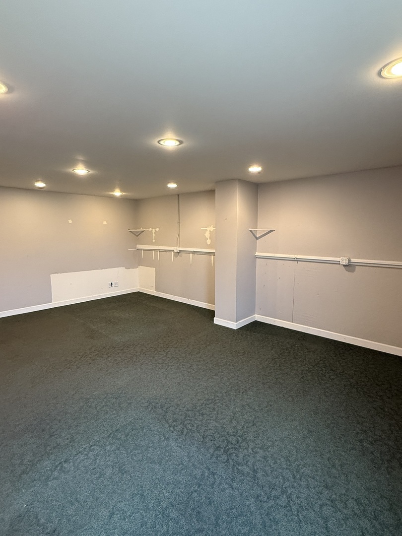 11215 Commercial Street