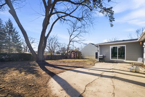 Tiny photo for 425 Walnut Drive, Streamwood, IL 60107 (MLS # 12579735)