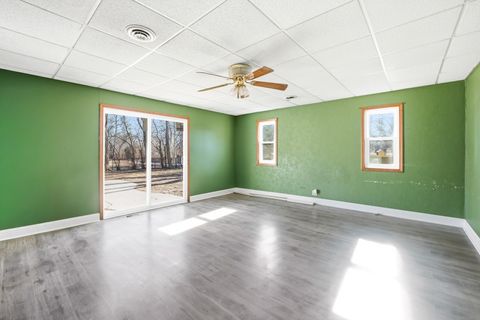 Tiny photo for 425 Walnut Drive, Streamwood, IL 60107 (MLS # 12579735)