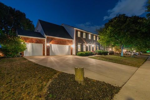 Tiny photo for 45 Pebblebrook Court, Bloomington, IL 61705 (MLS # 12489916)