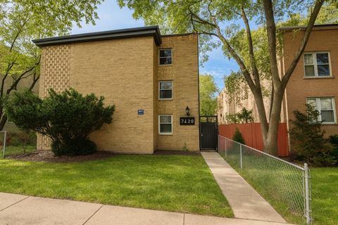 Photo of 7420 N Winchester Avenue #2A, Chicago, IL 60626 (MLS # 12613157)