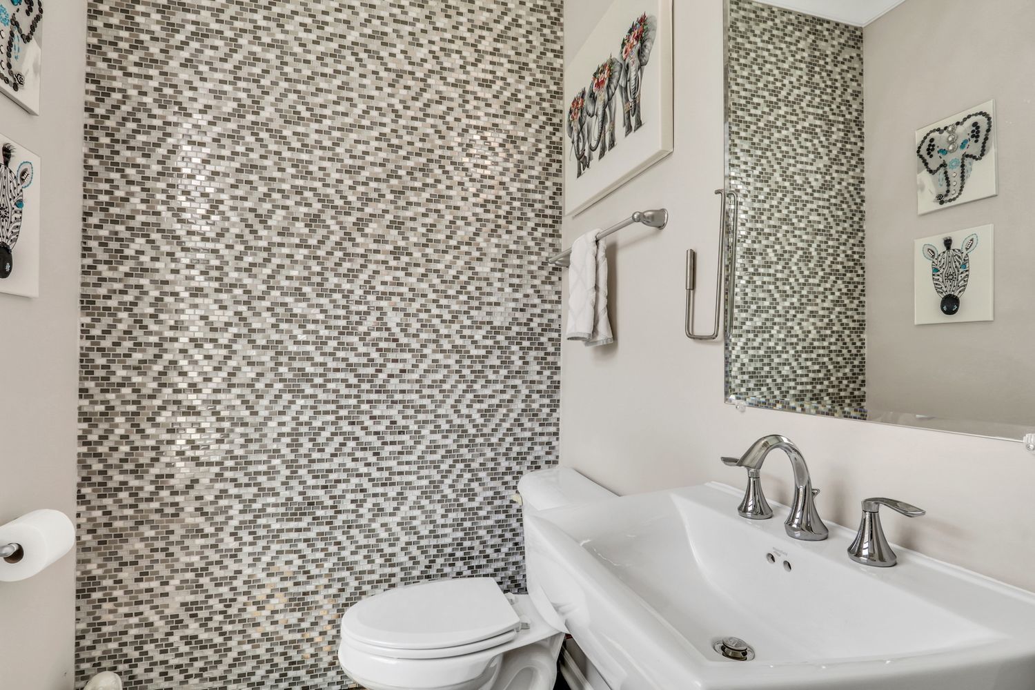 3227 N Heritage Lane