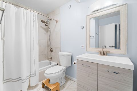 Tiny photo for 5320 N Sheridan Road #2410, Chicago, IL 60640 (MLS # 12581261)