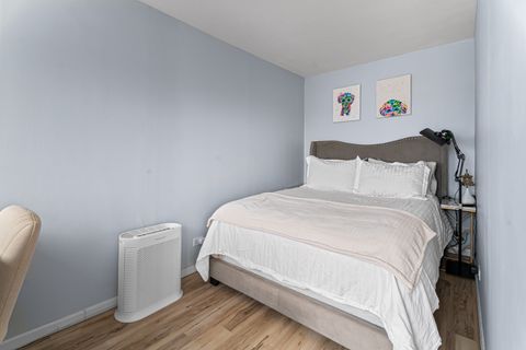 Tiny photo for 5320 N Sheridan Road #2410, Chicago, IL 60640 (MLS # 12581261)