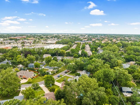 Tiny photo for 331 Brookside Circle, Wheaton, IL 60187 (MLS # 12734556)