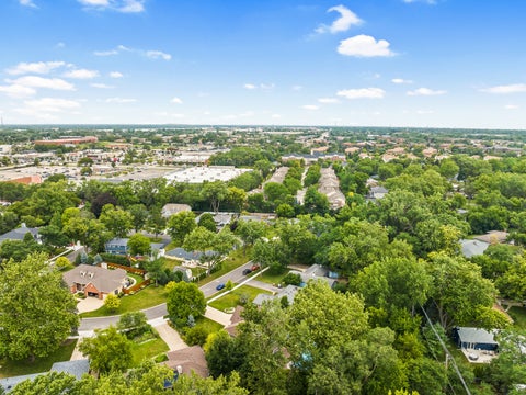 Tiny photo for 331 Brookside Circle, Wheaton, IL 60187 (MLS # 12734556)