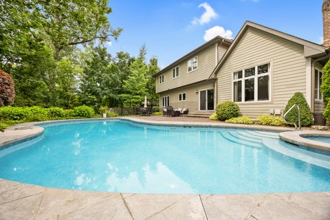 Tiny photo for 331 Brookside Circle, Wheaton, IL 60187 (MLS # 12734556)