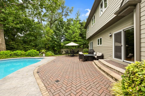 Tiny photo for 331 Brookside Circle, Wheaton, IL 60187 (MLS # 12734556)