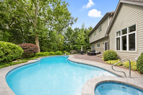 Tiny photo for 331 Brookside Circle, Wheaton, IL 60187 (MLS # 12734556)