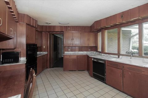 Tiny photo for 701 W Stearns Road, Bartlett, IL 60103 (MLS # 12437061)