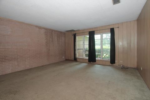Tiny photo for 701 W Stearns Road, Bartlett, IL 60103 (MLS # 12437061)