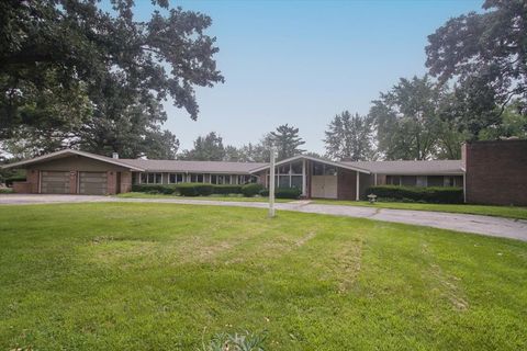 Photo of 701 W Stearns Road, Bartlett, IL 60103 (MLS # 12437061)
