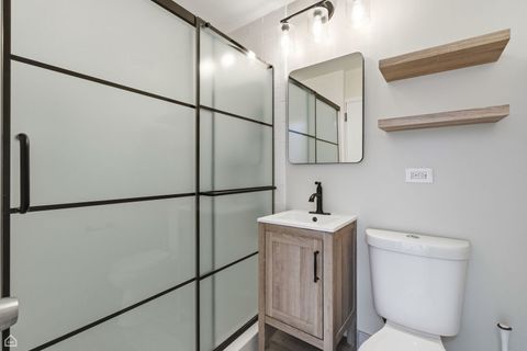 Tiny photo for 2930 N SHERIDAN Road #302, Chicago, IL 60657 (MLS # 12516815)